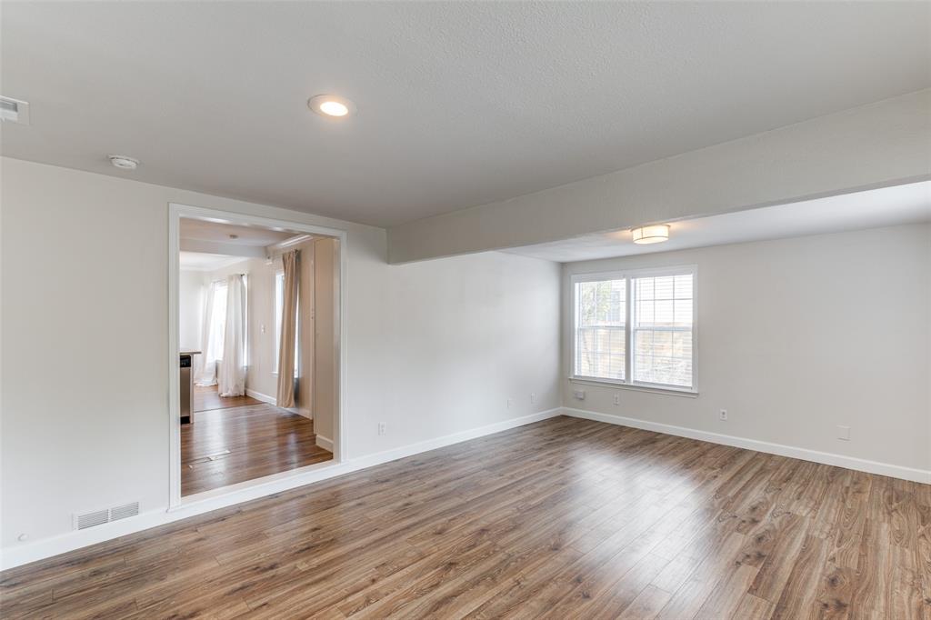 852 Northwood Road Fort Worth, TX 76107 - Photo 8 of 20