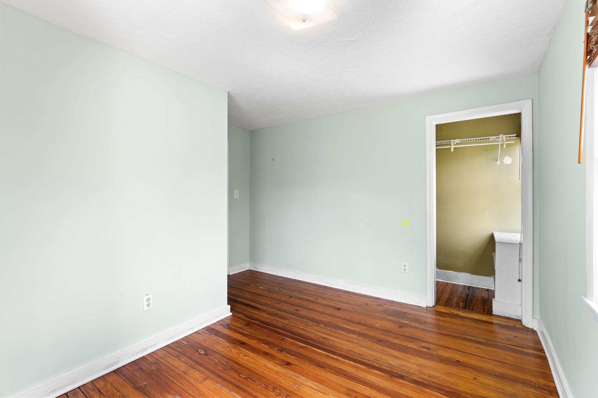 5002 Burkittsville Road Jefferson, MD 21755 - Photo 22 of 40 Bright and airy bedroom with potential.