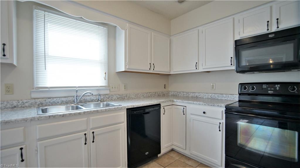 553 Covington Ridge Road Winston-Salem, NC 27107 - Photo 3 of 21 Gallery Image 3