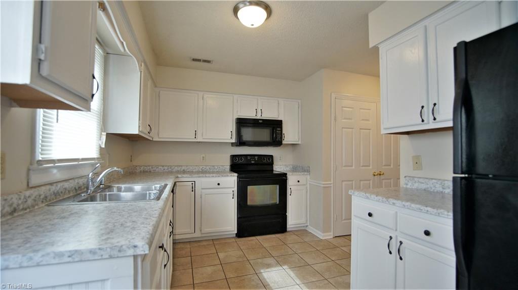 553 Covington Ridge Road Winston-Salem, NC 27107 - Photo 4 of 21 Gallery Image 4