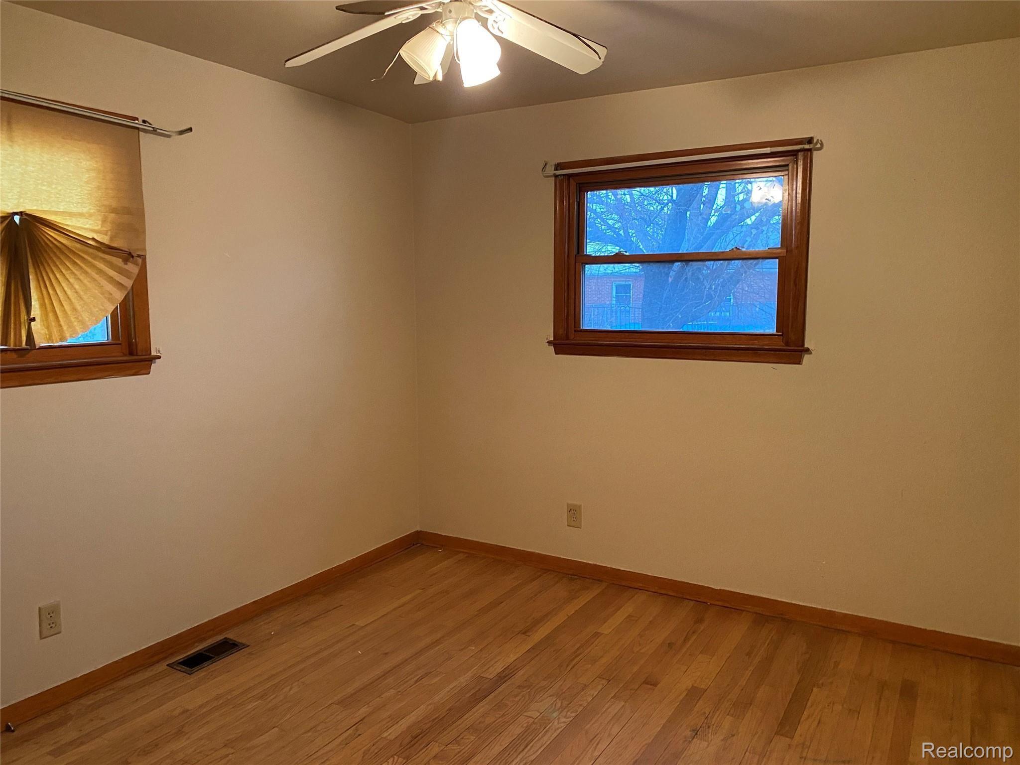 15830 Stephens Road Eastpointe, MI 48021 - Photo 12 of 23 Photo Dec 12, 10 14 48 AM.jpg