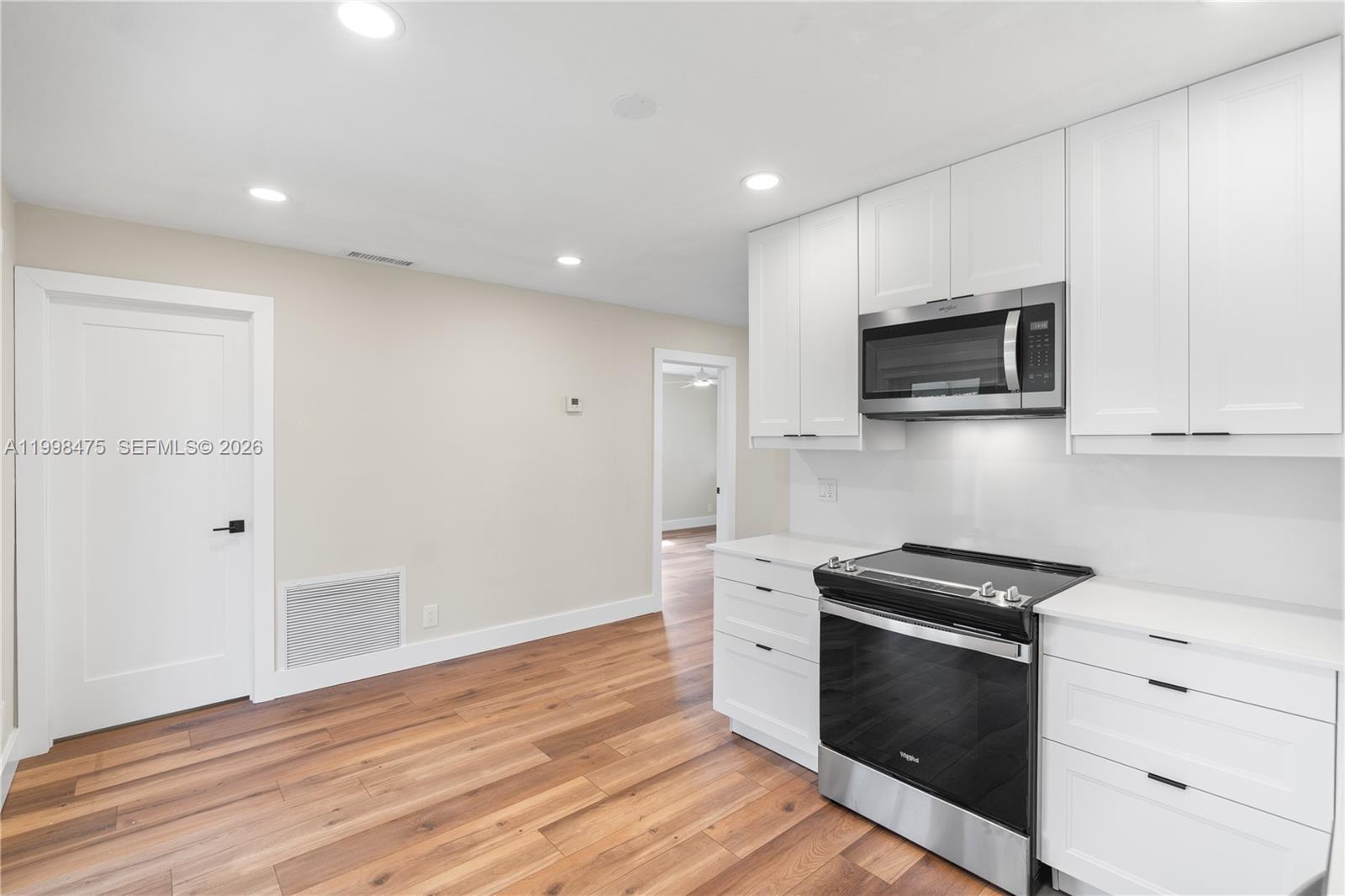 6881 Harding Street Hollywood, FL 33024 - Photo 7 of 30