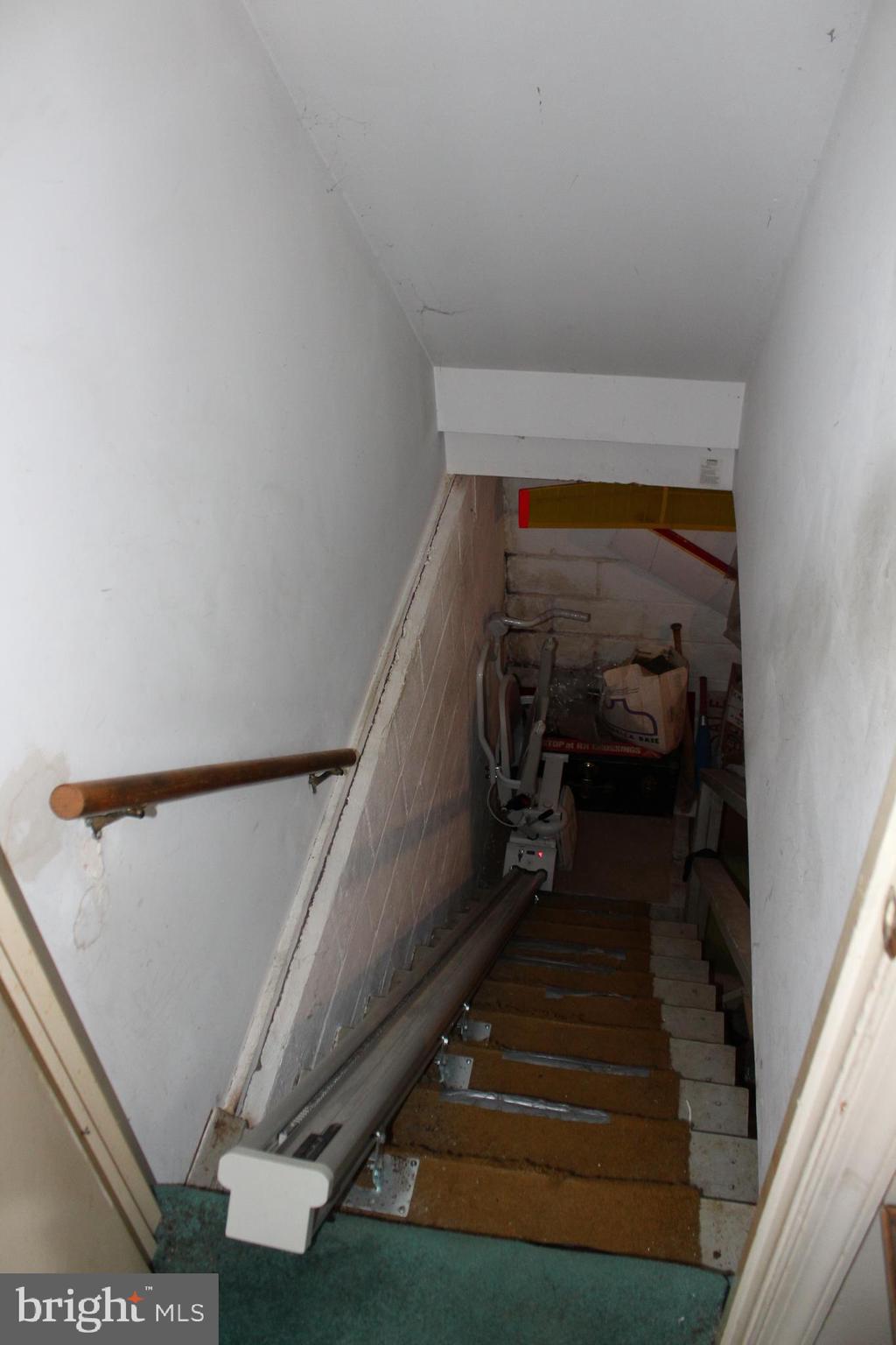 6815 Rolling Road Springfield, VA 22152 - Photo 11 of 12