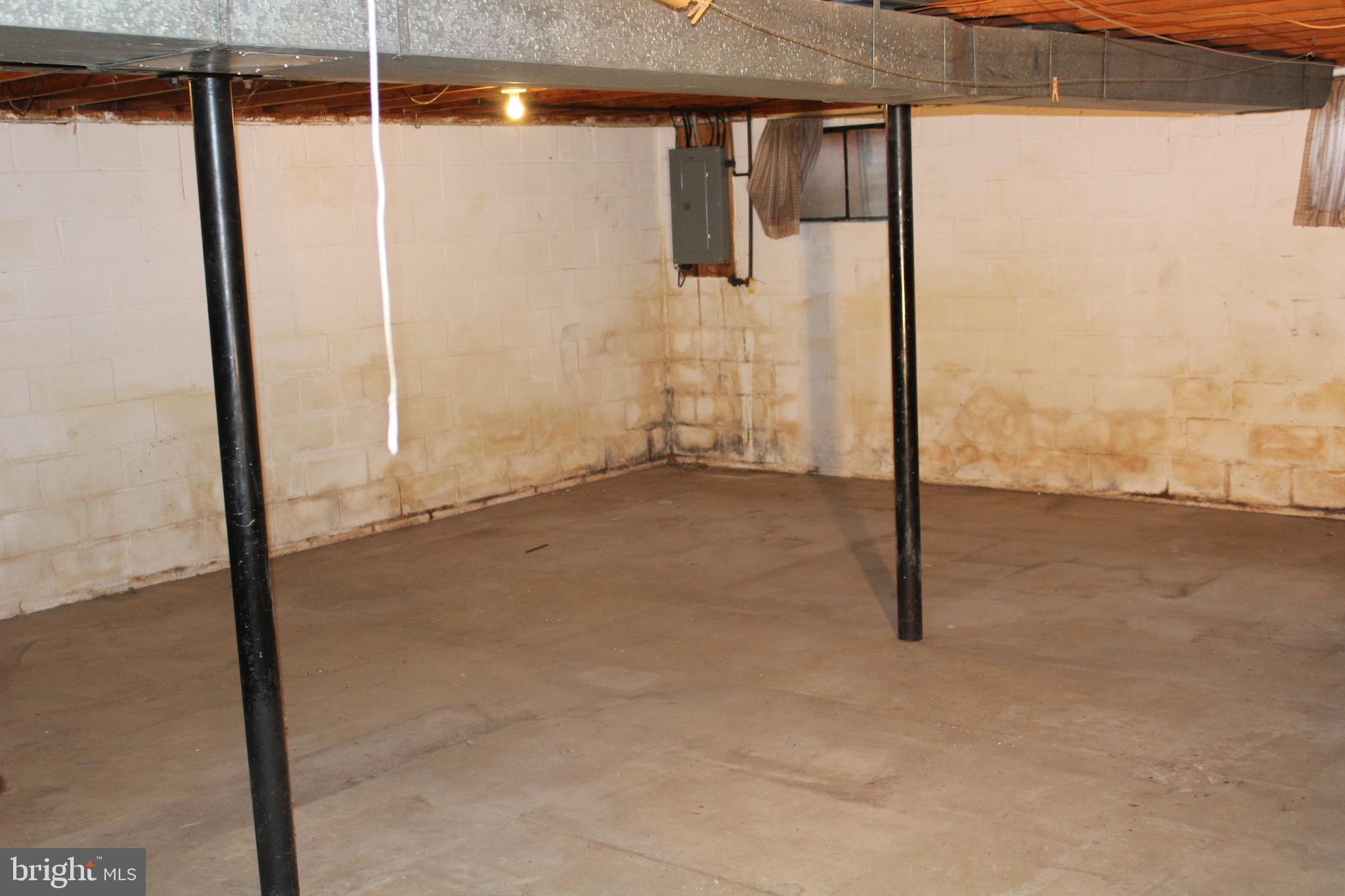 6815 Rolling Road Springfield, VA 22152 - Photo 19 of 22