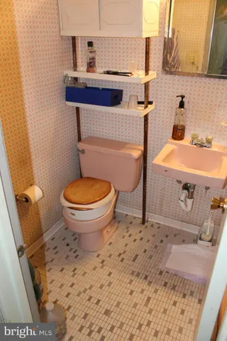 $575,000 | 6815 Rolling Road, Springfield, VA 22152