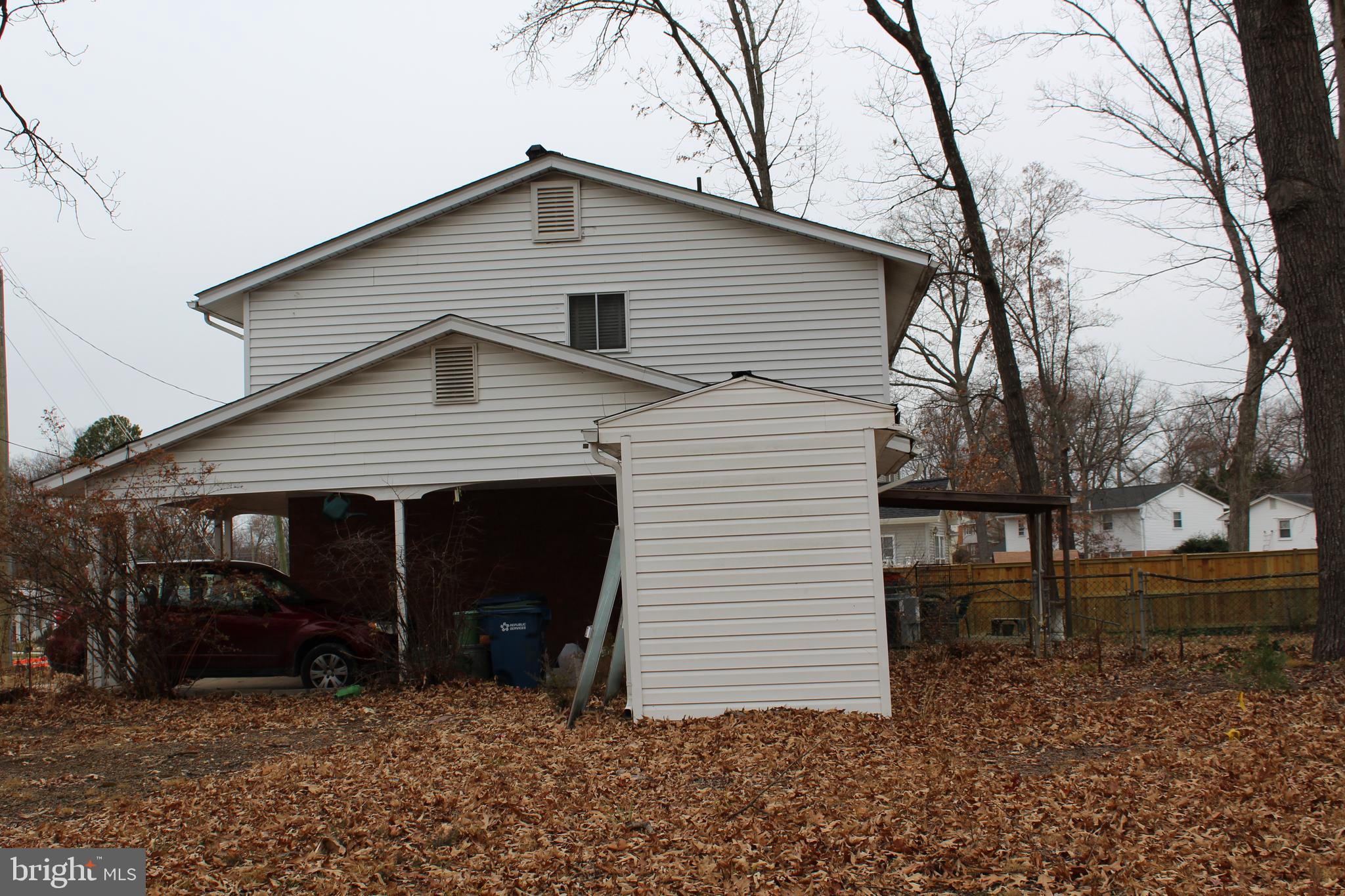 6815 Rolling Road Springfield, VA 22152 - Photo 8 of 22 a view of a house