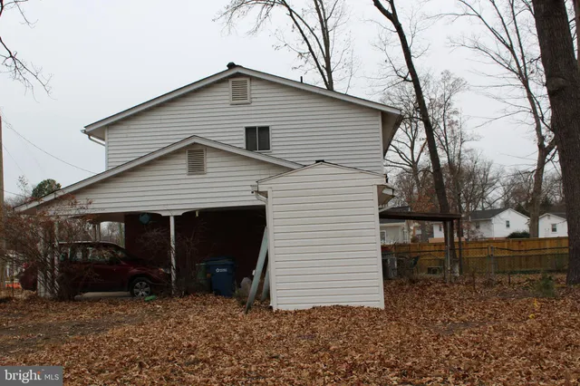 $575,000 | 6815 Rolling Road, Springfield, VA 22152