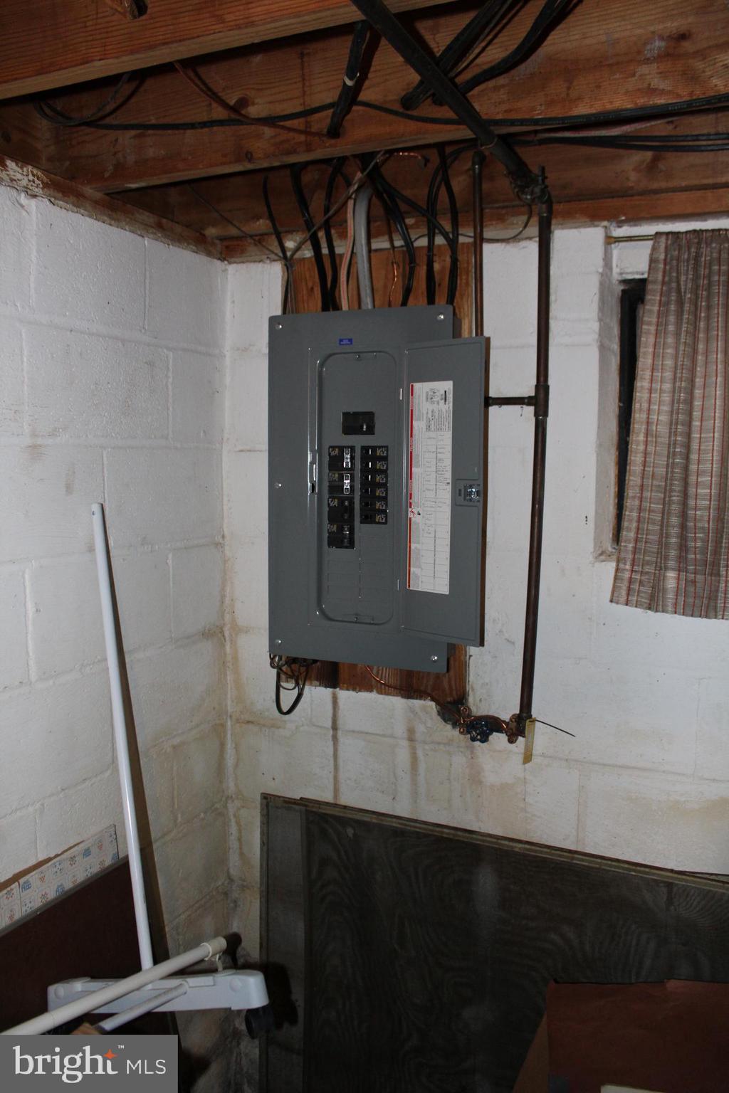 6815 Rolling Road Springfield, VA 22152 - Photo 10 of 12