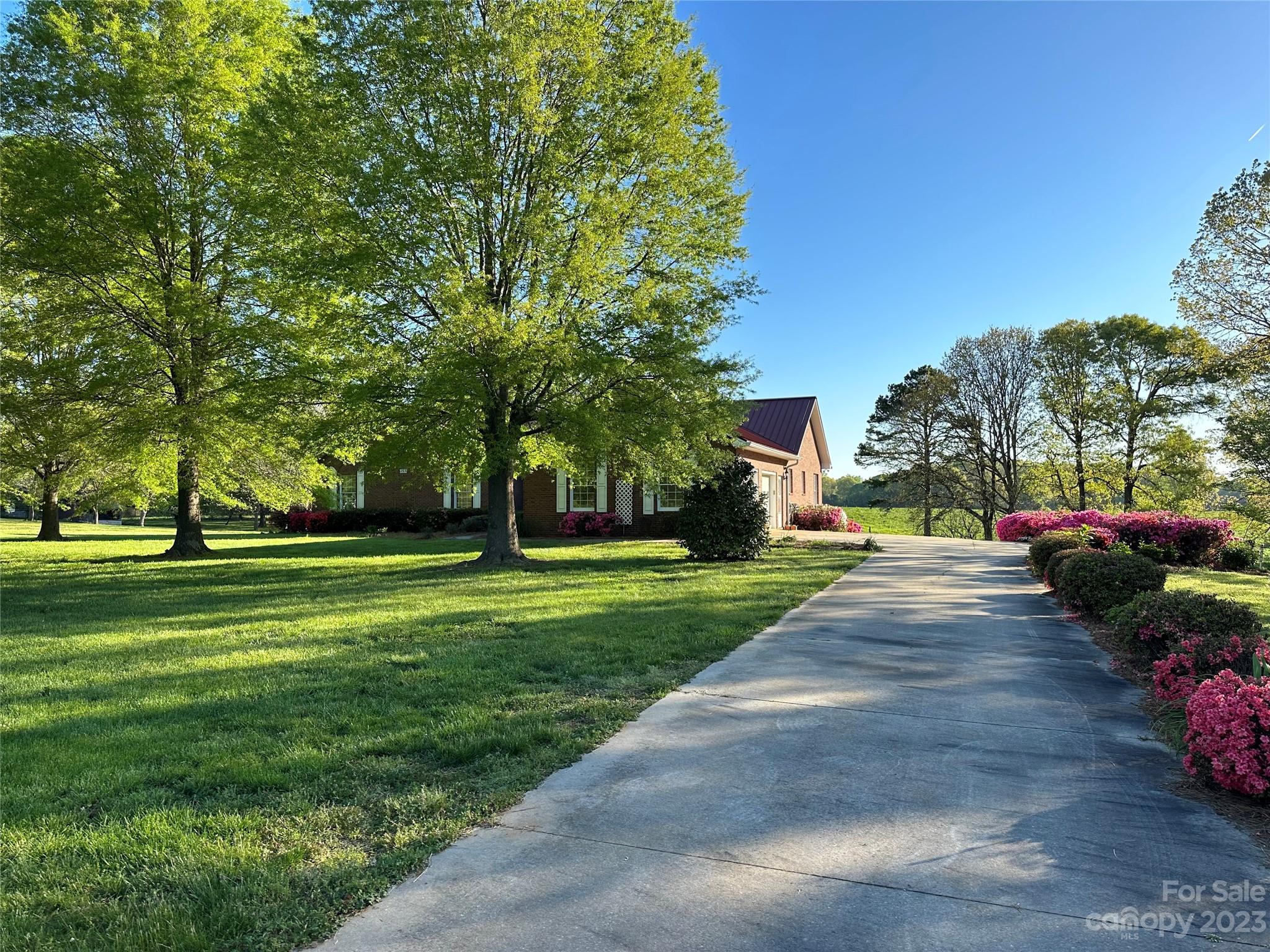 153 Overhead Bridge Road Mooresville, NC 28115 - Photo 3 of 22 Gallery Image 3