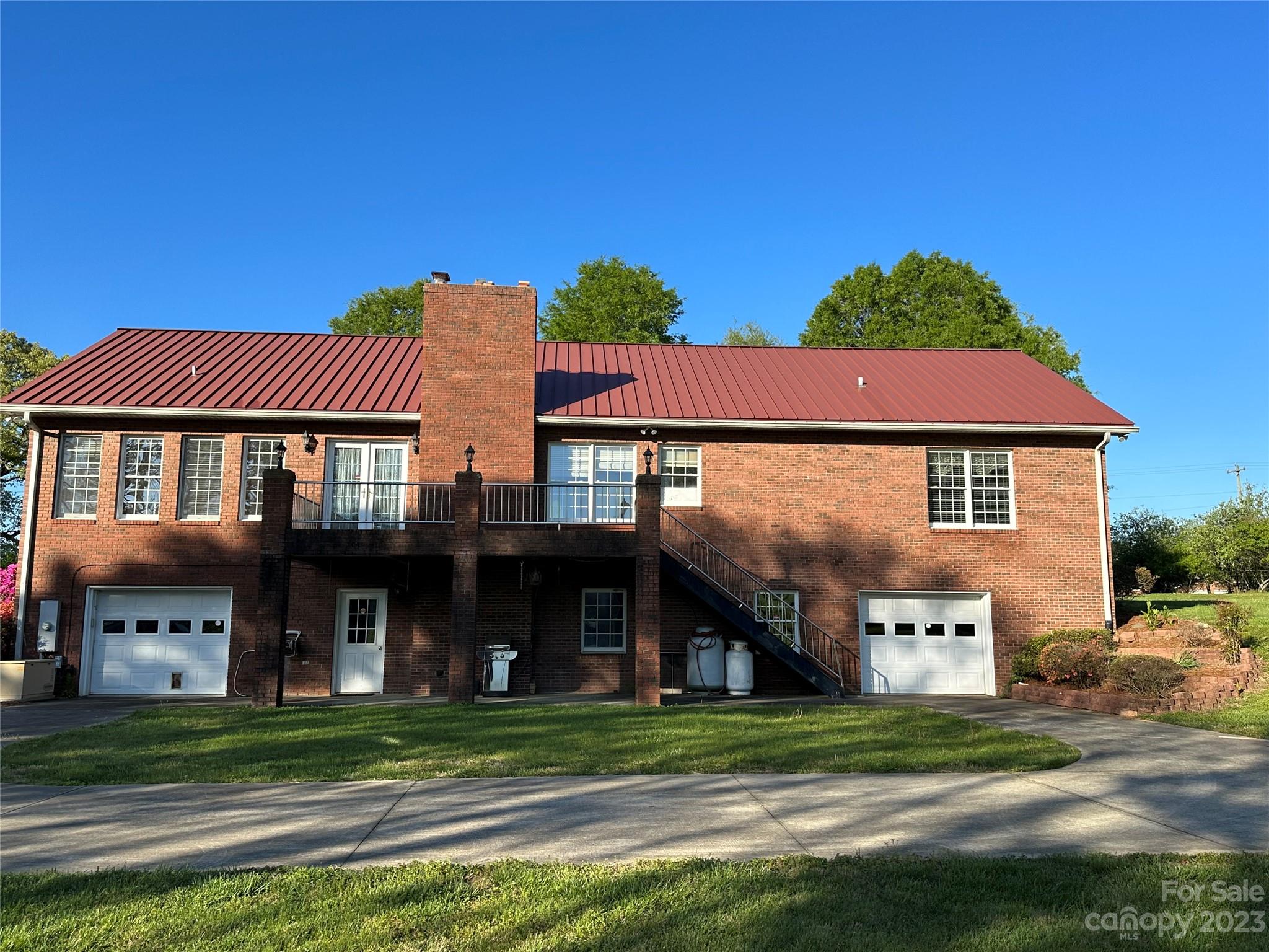 153 Overhead Bridge Road Mooresville, NC 28115 - Photo 4 of 22 Gallery Image 4