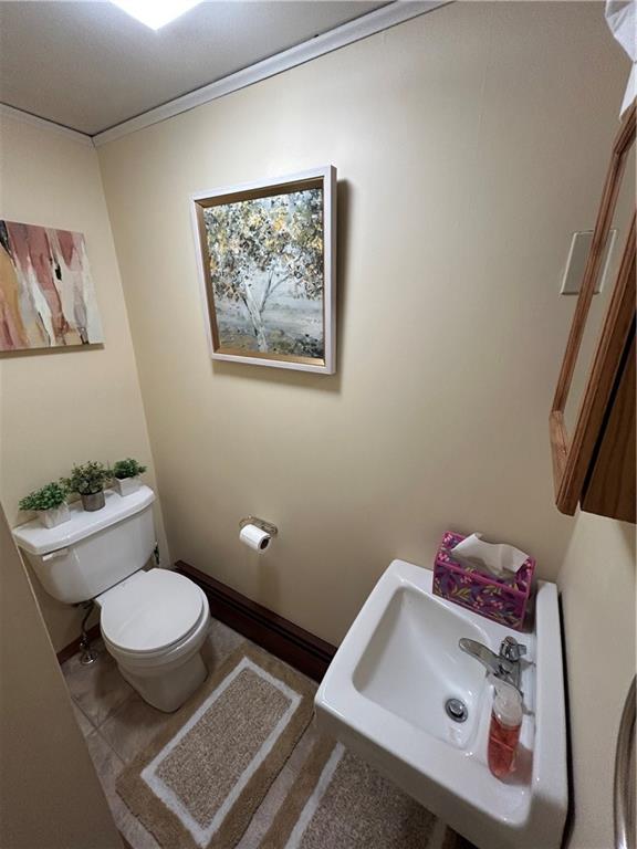 142 Hamilton Avenue Vandergrift, PA 15690 - Photo 14 of 27 1/2 bath main level