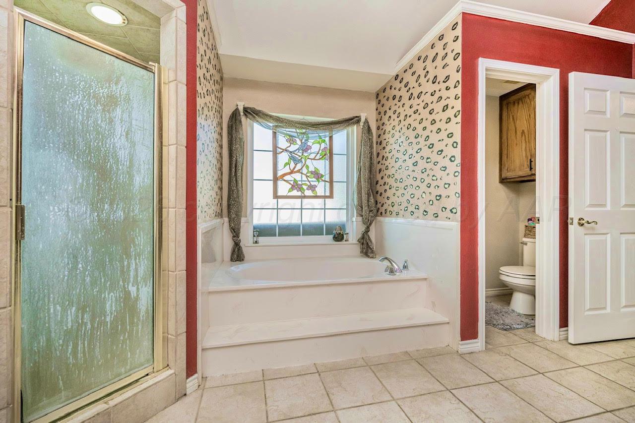 200 Hunters Trail Amarillo, TX 79124 - Photo 14 of 23 Primary Onsuite view 2