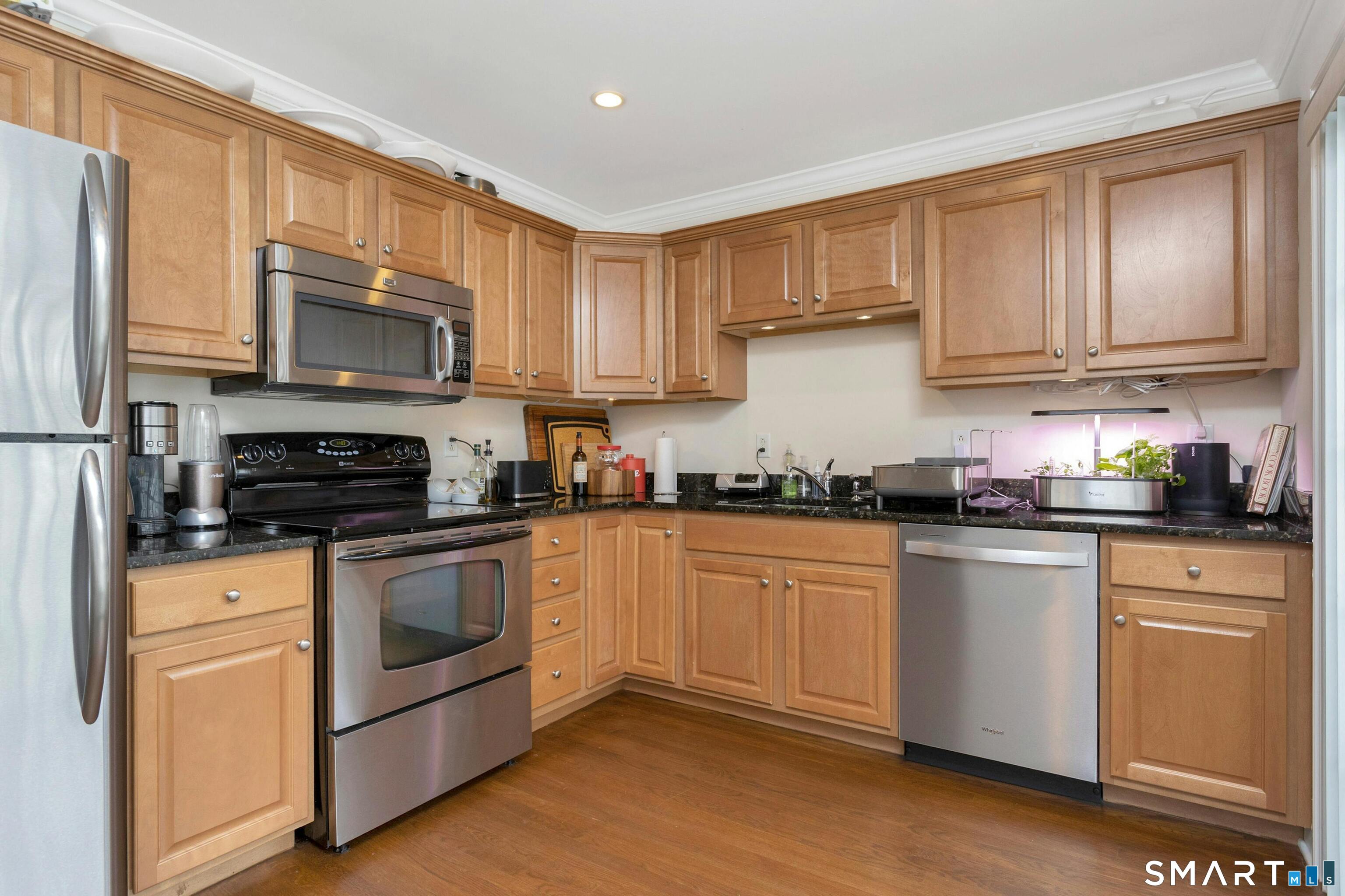 39 Maple Tree Avenue, Unit 21 Stamford, CT 06906 - Photo 7 of 21