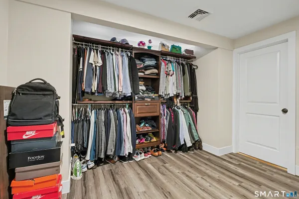 $499,900 | 18 Caulkins Road, Norwich, CT 06360