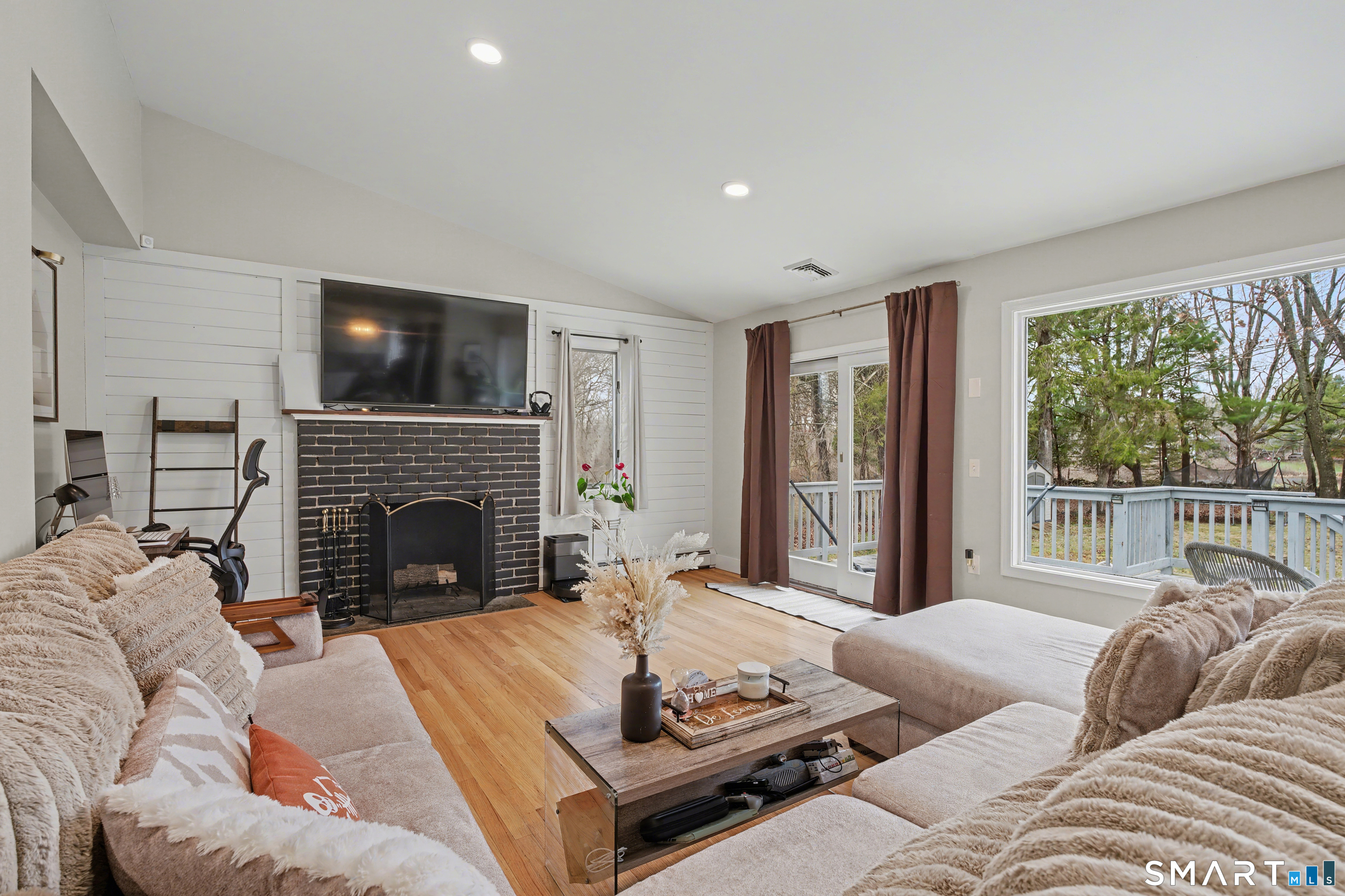 18 Caulkins Road Norwich, CT 06360 - Photo 6 of 39