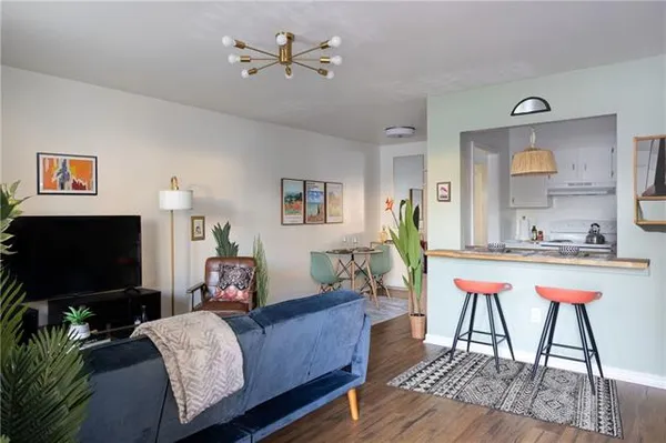 $1,450 | 1713 Burgundy Street, Unit 102, New Orleans, LA 70116