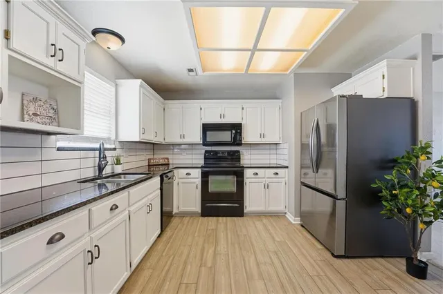 $220,000 | 302 E Street, Creighton, MO 64739