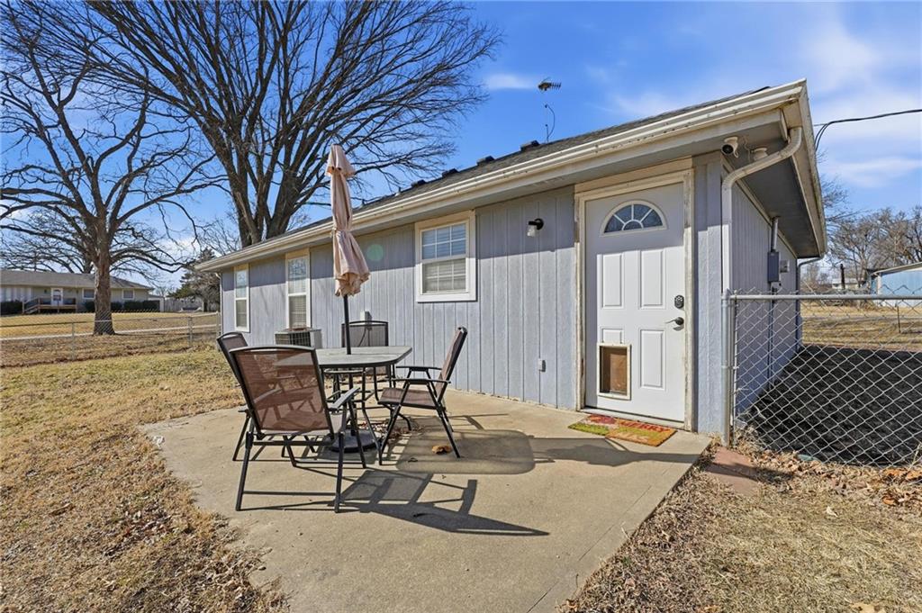 302 E Street Creighton, MO 64739 - Photo 21 of 29