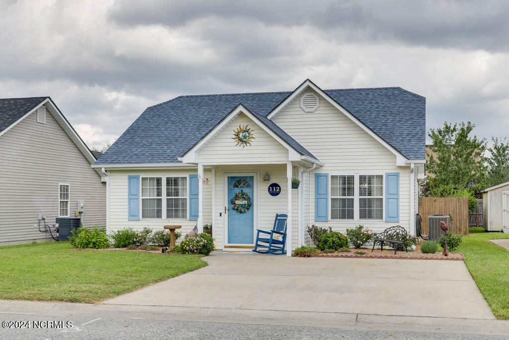 112 Old Oak Road Elizabeth City, NC 27909 - Photo 1 of 18 Welcome home to 112 Old Oak