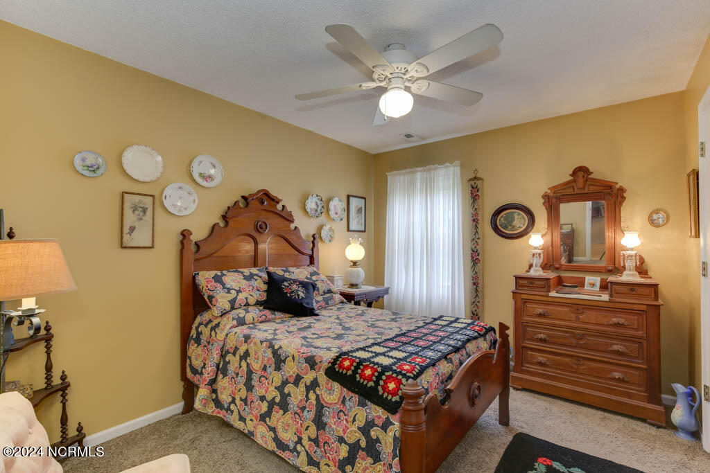 112 Old Oak Road Elizabeth City, NC 27909 - Photo 11 of 18 Spacious 2nd room of 3 bedrooms