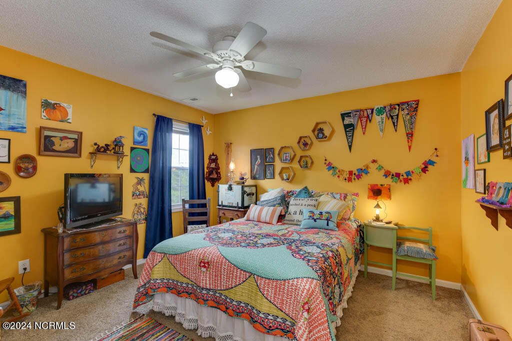 112 Old Oak Road Elizabeth City, NC 27909 - Photo 12 of 18 3rd bedroom, all have ceiling fans