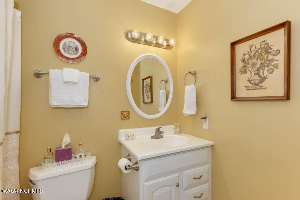 112 Old Oak Road Elizabeth City, NC 27909 - Photo 9 of 18 Updated full bath in primary bedroom