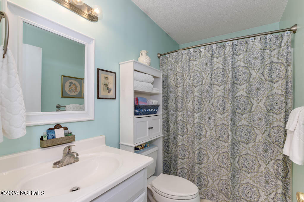 112 Old Oak Road Elizabeth City, NC 27909 - Photo 10 of 18 Updated guest bath