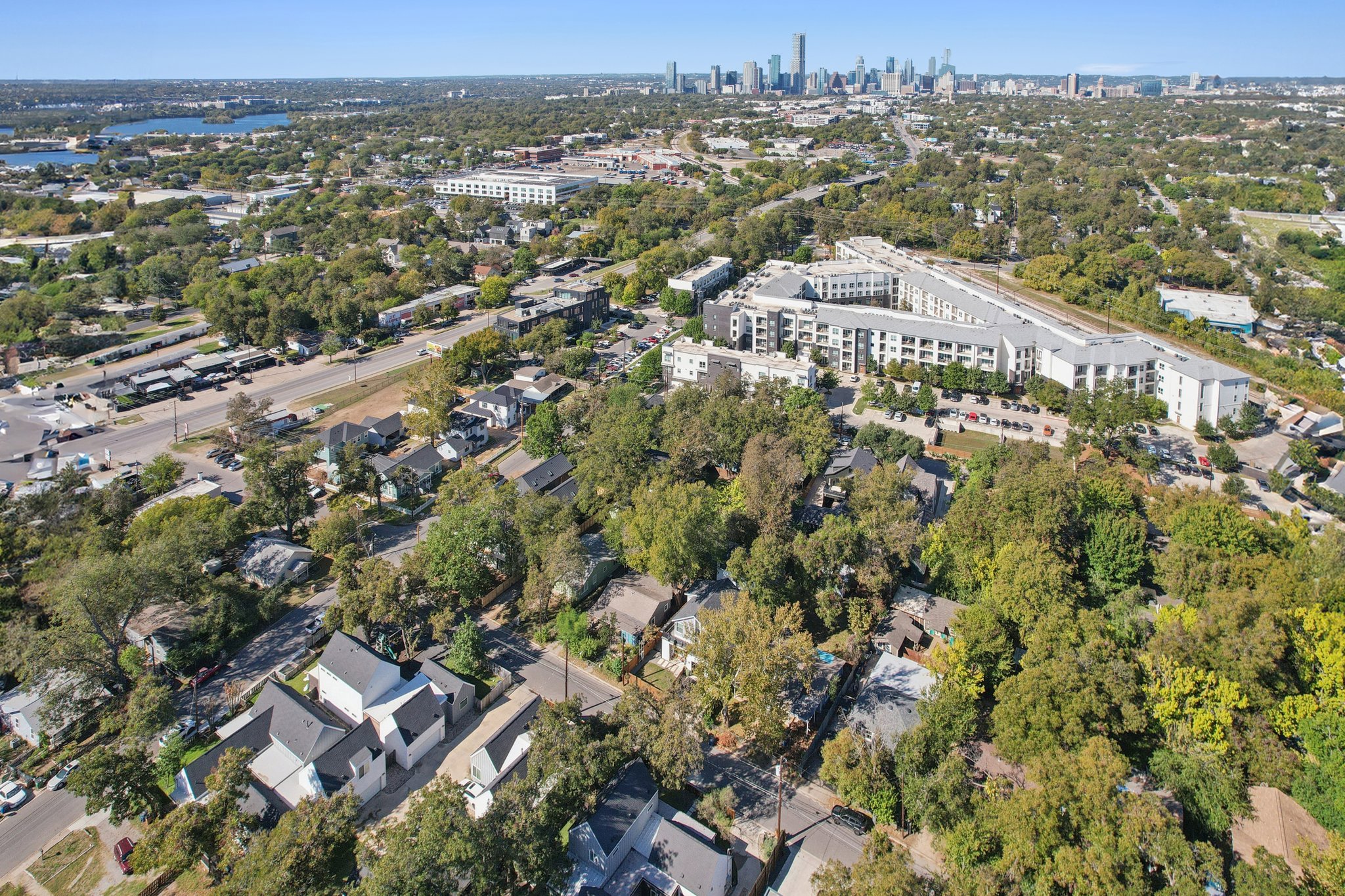 739 Gunter Street, Unit 1 Austin, TX 78702 - Photo 24 of 26 an aerial view of multiple house