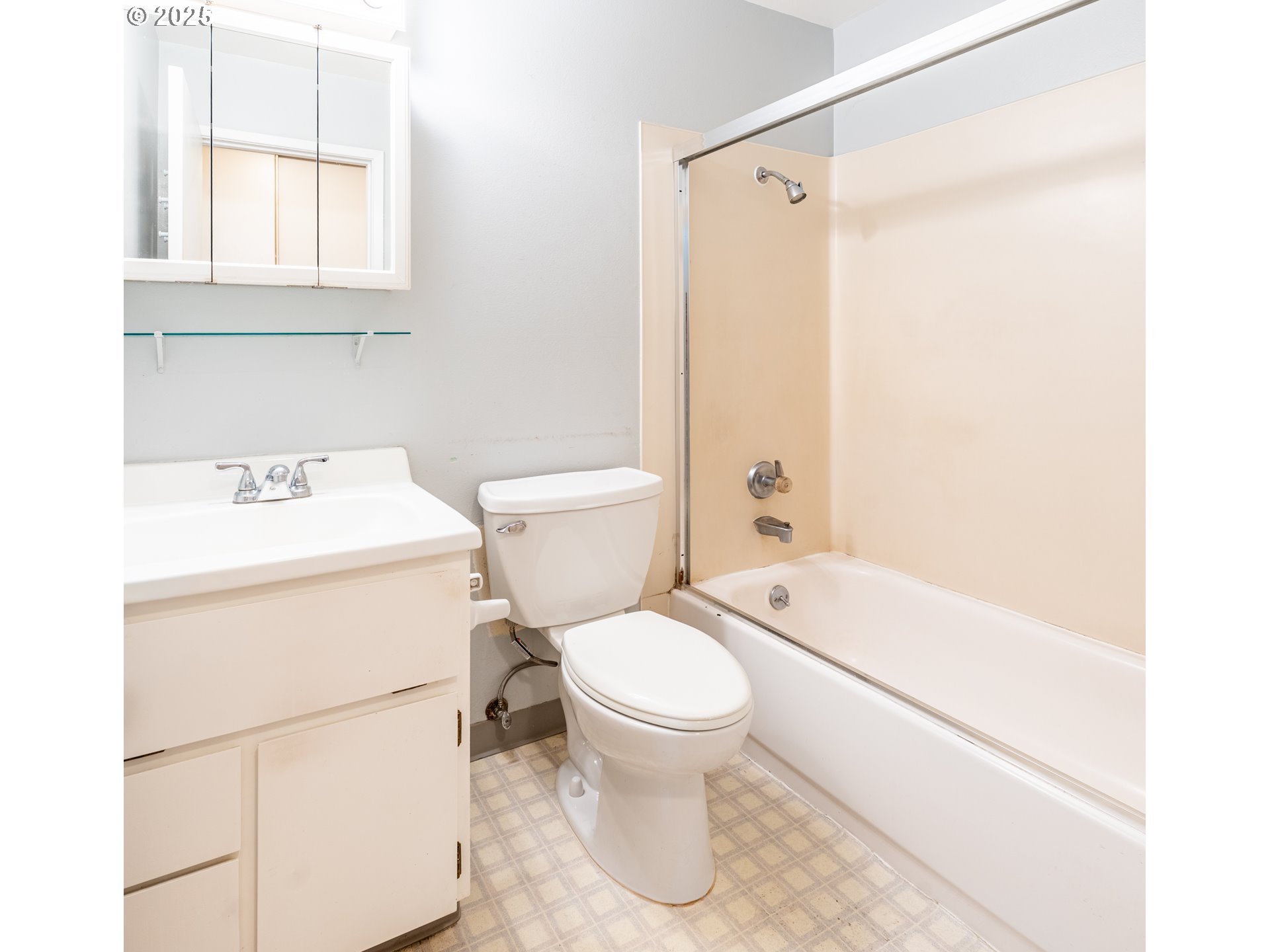 2702 Southeast 138th Avenue, Unit 15 Portland, OR 97236 - Photo 12 of 18