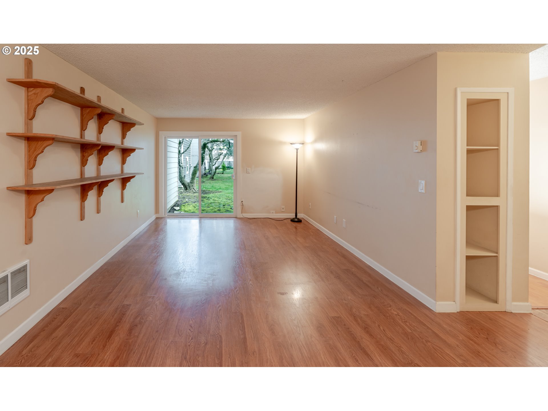 2702 Southeast 138th Avenue, Unit 15 Portland, OR 97236 - Photo 4 of 18