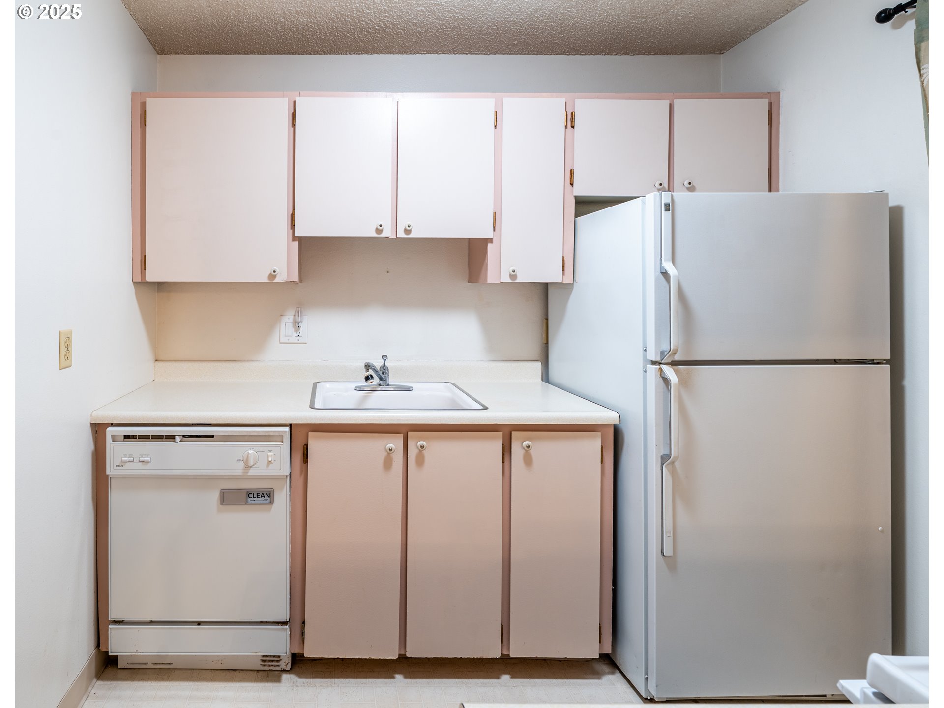 2702 Southeast 138th Avenue, Unit 15 Portland, OR 97236 - Photo 8 of 18