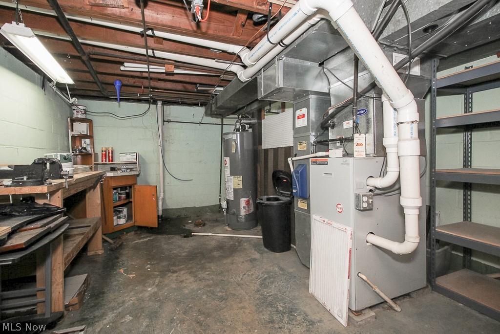6401 Stumph Road Cleveland, OH 44130 - Photo 29 of 35