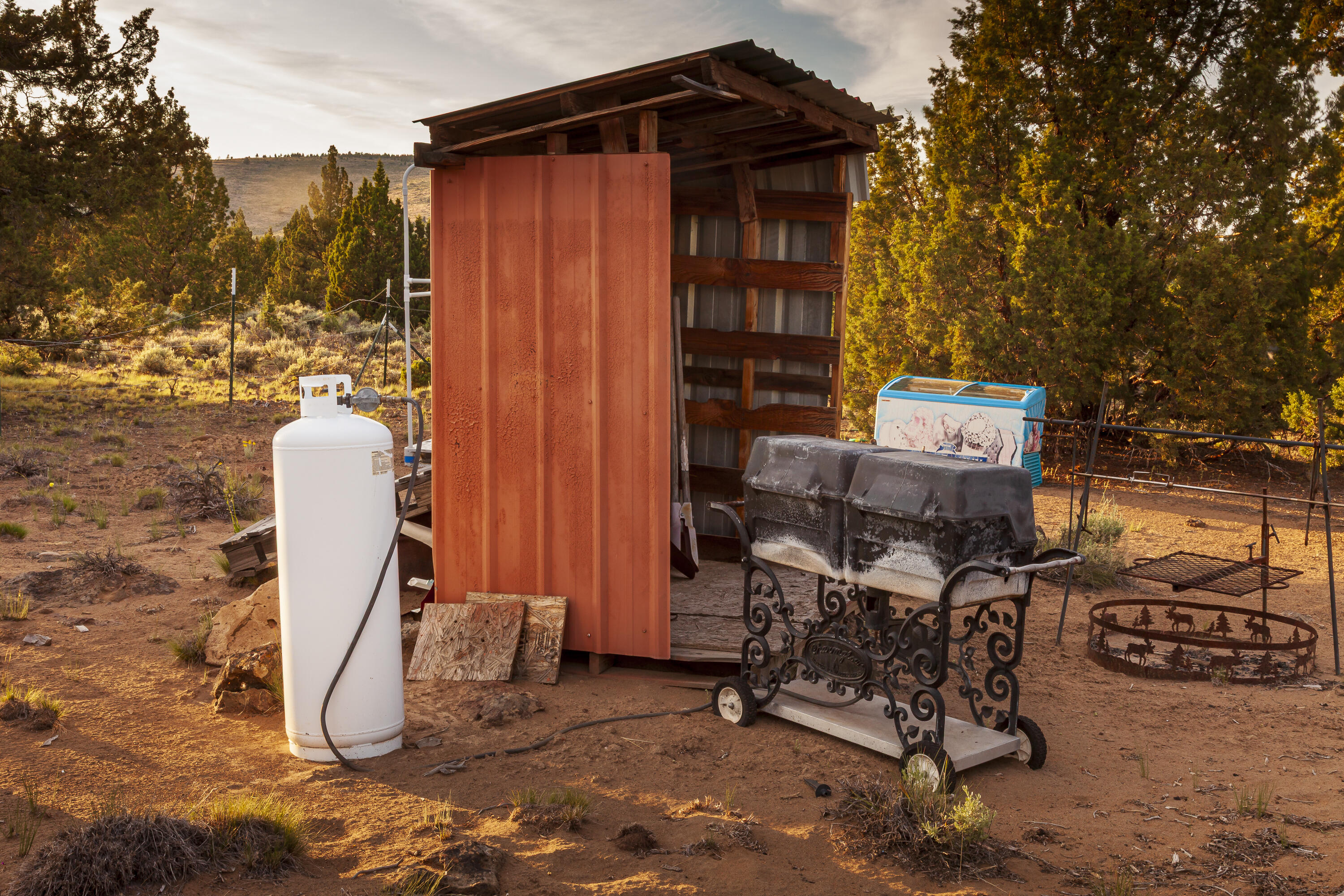 0 Rd 25 Aka Golden View Ranch Rd Bend, Unit LOT 30 Bend, OR 97701 - Photo 11 of 34 Small storage structure, BBQ, & propane tank are included in sale.