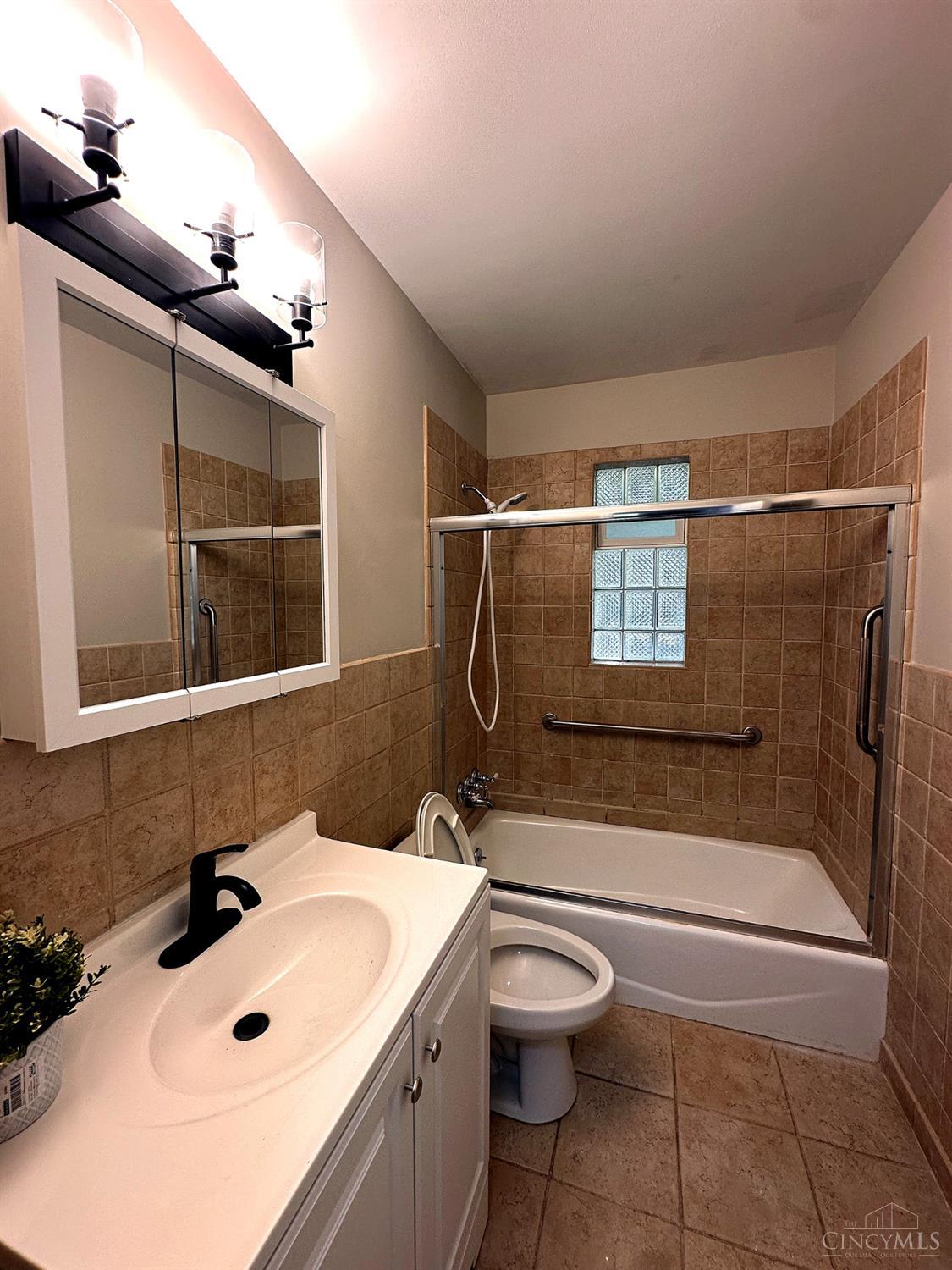 1612 Hunt Road Reading, OH 45215 - Photo 14 of 31