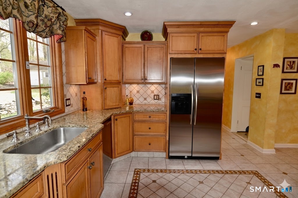 78 Mill Brook Terrace Monroe, CT 06468 - Photo 8 of 27