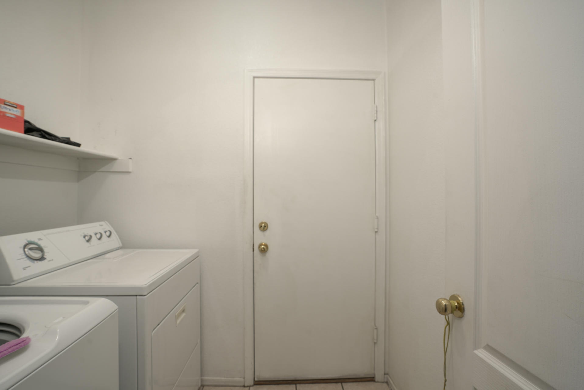 2424 West Romley Road Phoenix, AZ 85041 - Photo 17 of 23 Laundry Room