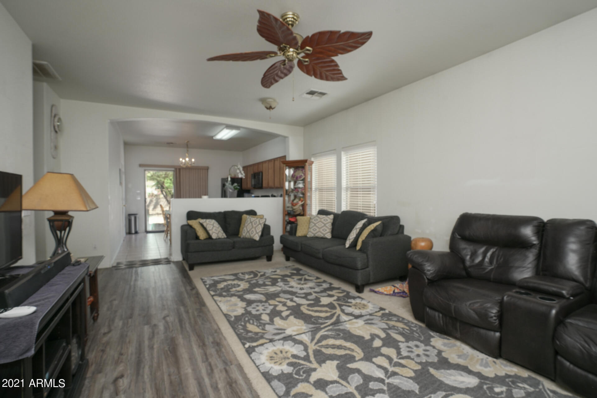2424 West Romley Road Phoenix, AZ 85041 - Photo 5 of 23 Living Room/Entry