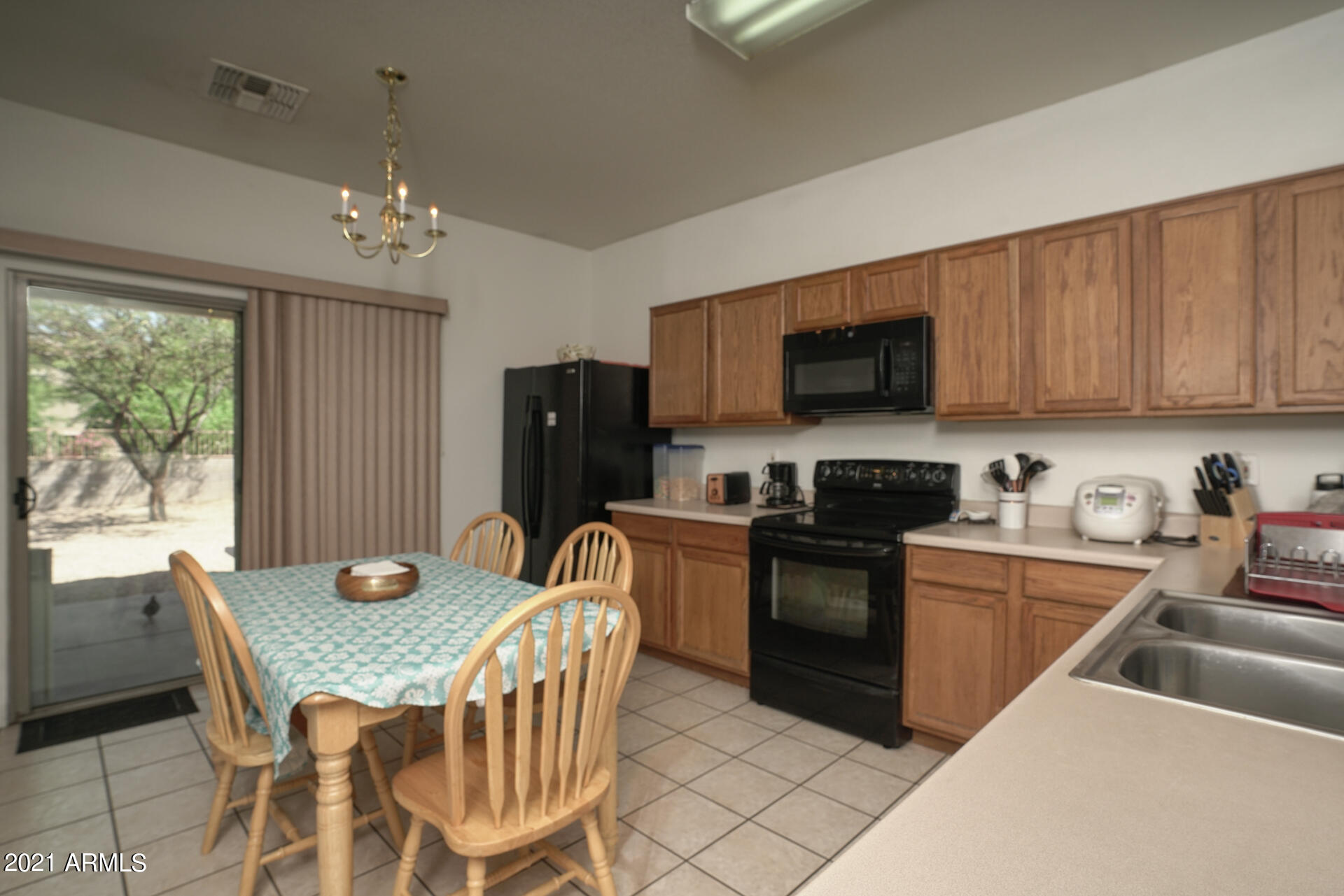 2424 West Romley Road Phoenix, AZ 85041 - Photo 6 of 23 Kitchen