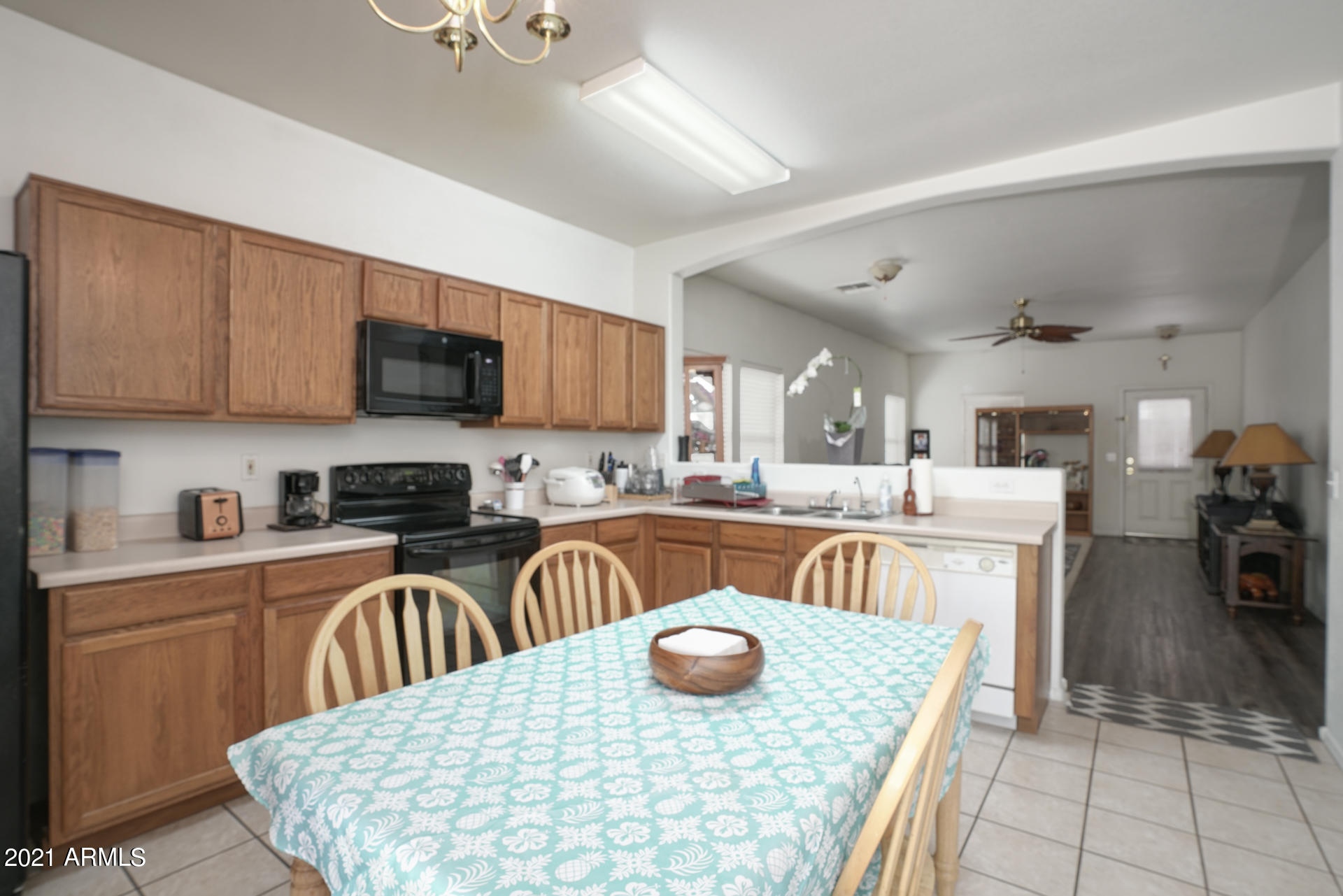 2424 West Romley Road Phoenix, AZ 85041 - Photo 7 of 23 Kitchen
