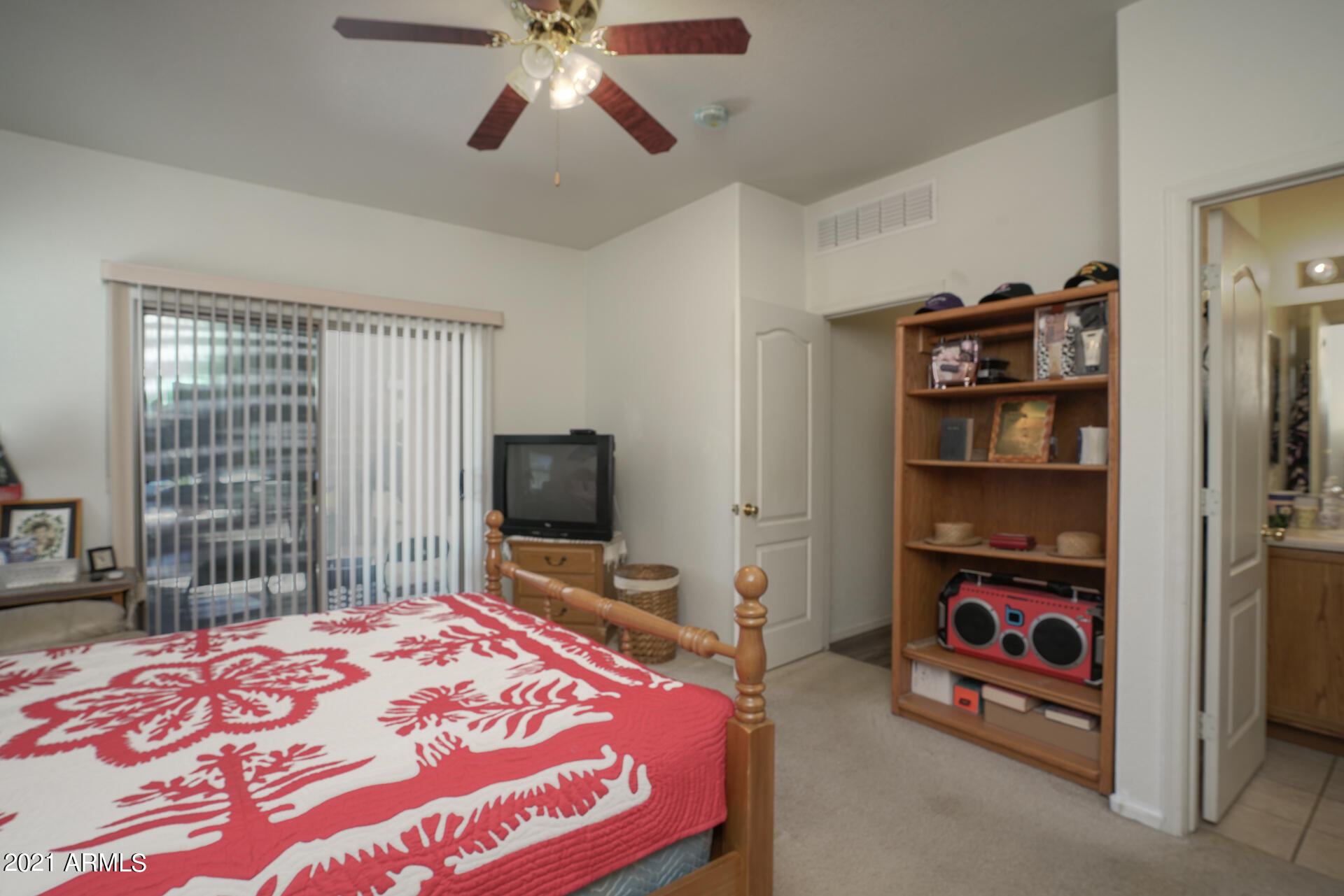 2424 West Romley Road Phoenix, AZ 85041 - Photo 10 of 23 Owner's Suite