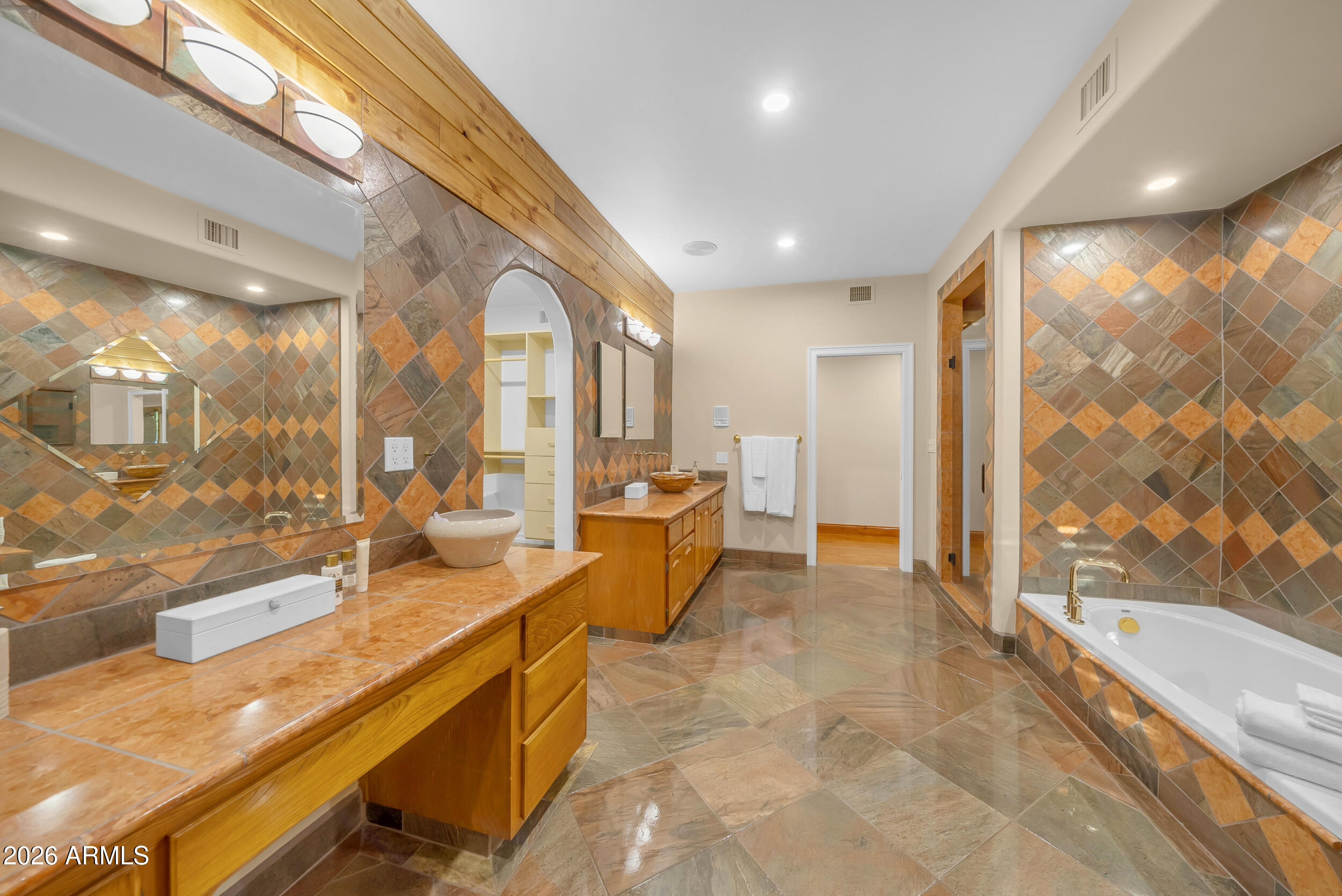 1455 East Colt Road Tempe, AZ 85284 - Photo 28 of 71 Master Bath