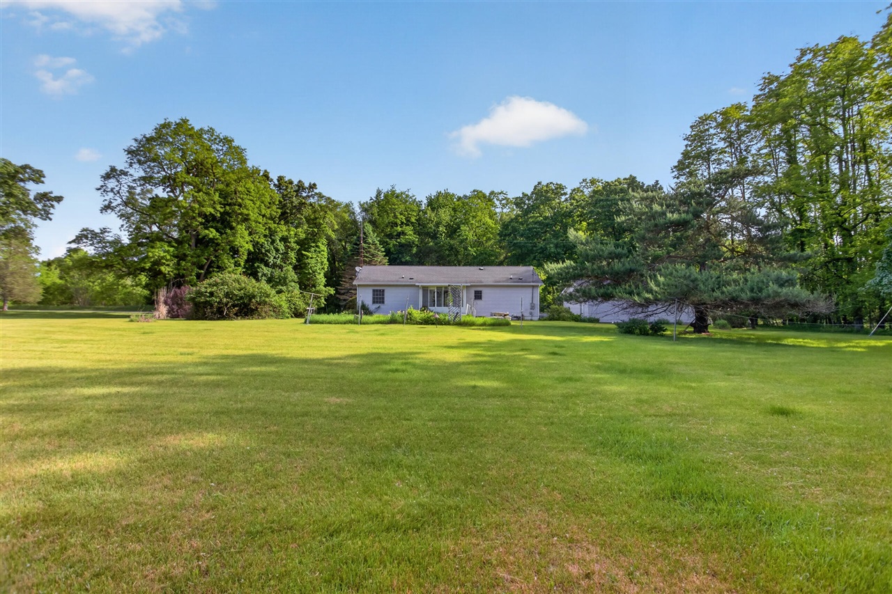 3635 Hart Road Jackson, MI 49201 - Photo 5 of 48