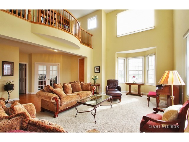 2254 Thistle Road Glenview, IL 60026 - Photo 2 of 10