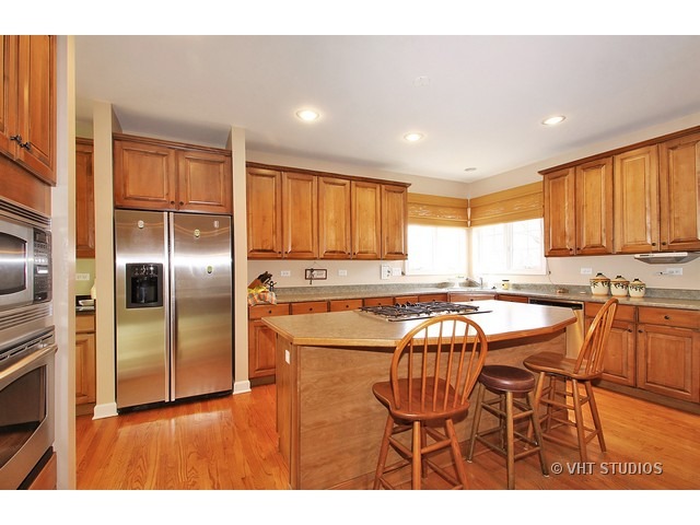 2254 Thistle Road Glenview, IL 60026 - Photo 4 of 10