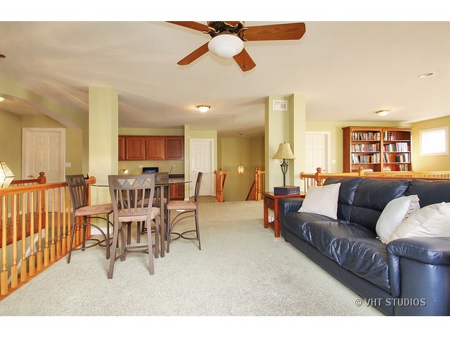 2254 Thistle Road Glenview, IL 60026 - Photo 7 of 10