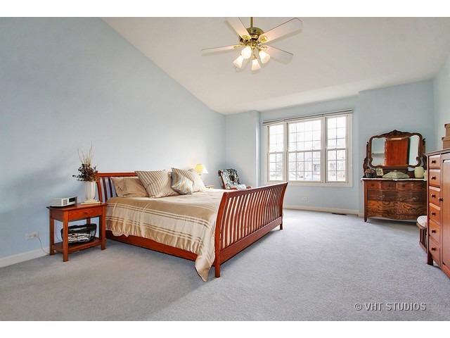 2254 Thistle Road Glenview, IL 60026 - Photo 8 of 10