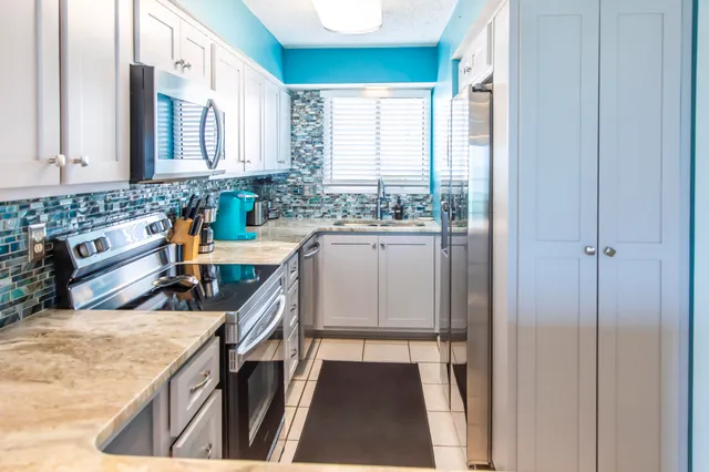 $474,900 | 5801 Thomas Drive, Unit 611, Panama City Beach, FL 32408