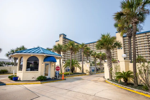 $474,900 | 5801 Thomas Drive, Unit 611, Panama City Beach, FL 32408