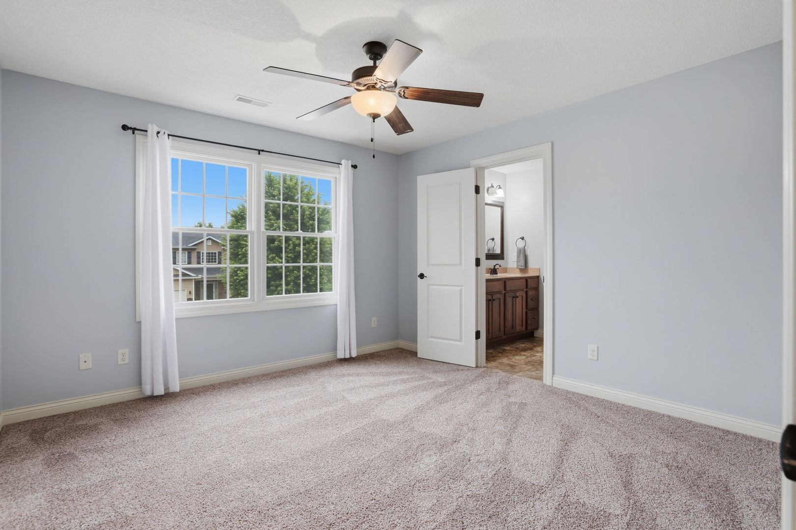4889 Allen Road Bettendorf, IA 52722 - Photo 19 of 40