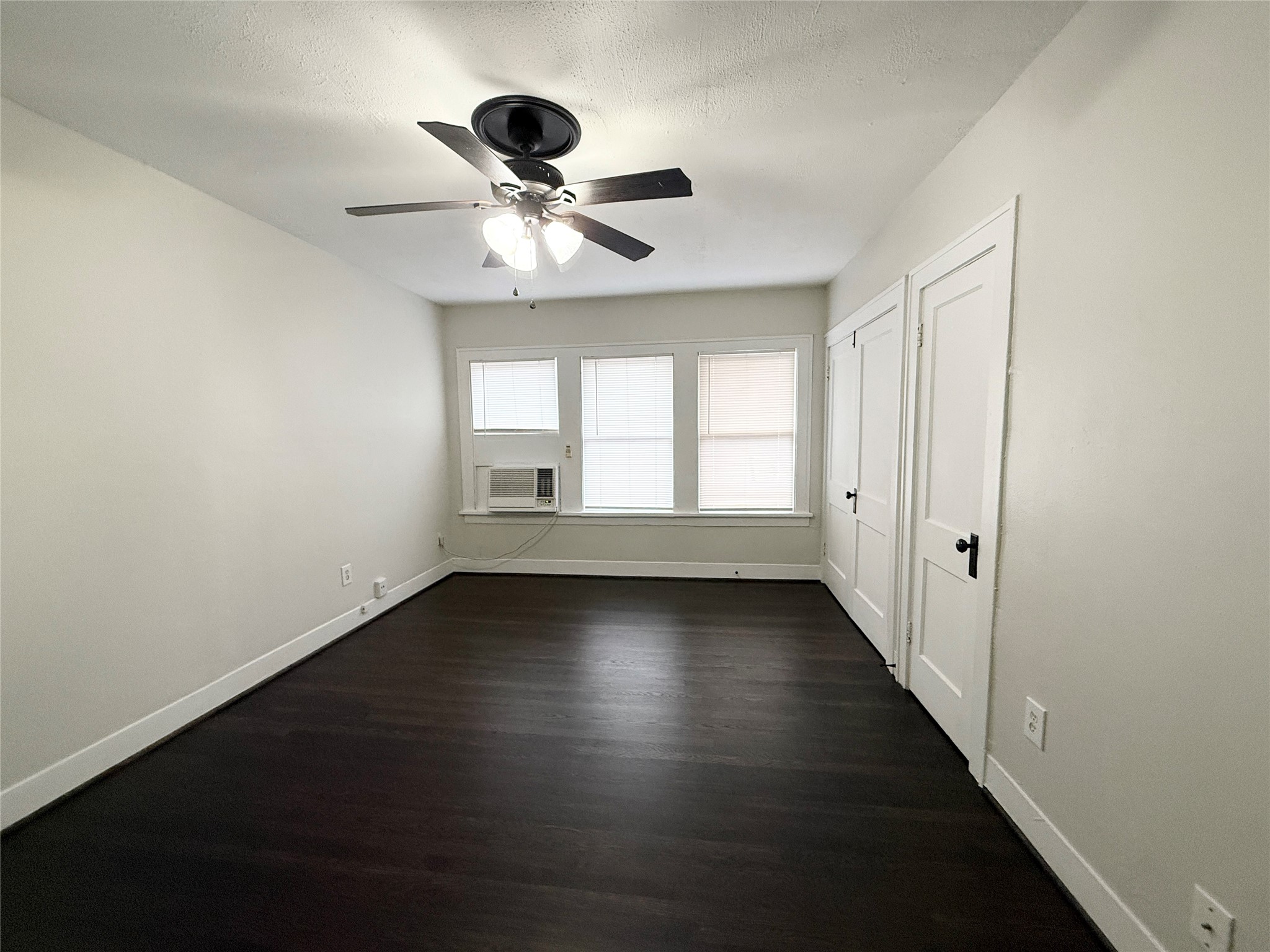 1136 Berthea Street, Unit 11 Houston, TX 77006 - Photo 3 of 14